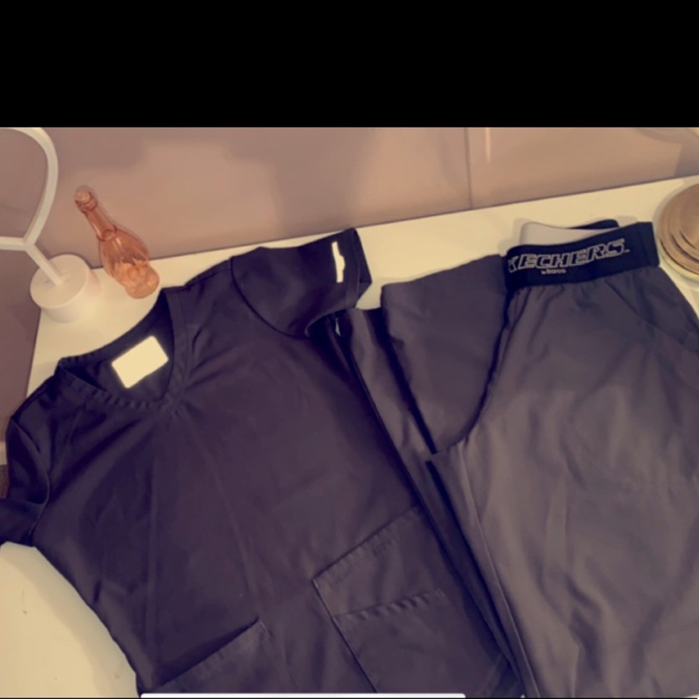 XXS Skechers scrub set